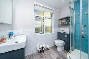 HOUSE SHOWER ROOM- click for photo gallery